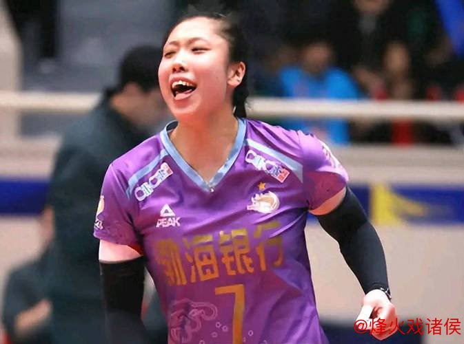 天津女排自由人调整：刘立雯暂缓启用，杨艺上位，主帅陈方抉择解析