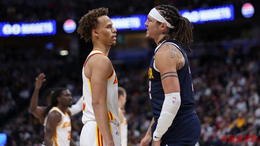 约翰逊29+9 丹尼尔斯三双率老鹰客场大胜掘金