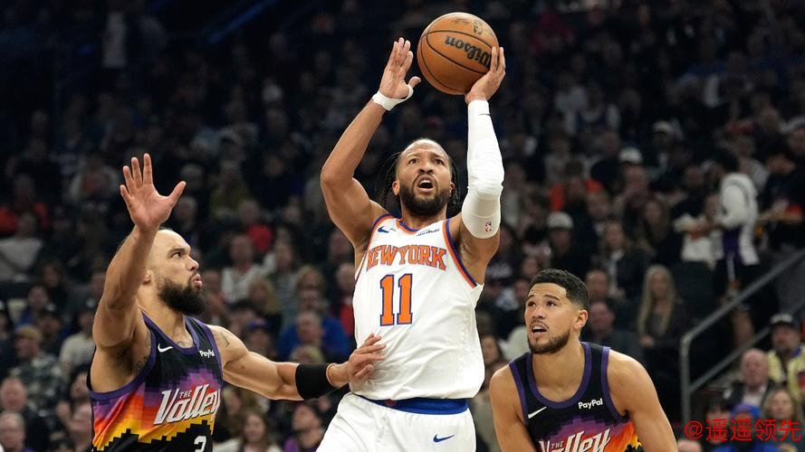 约翰逊29+9 丹尼尔斯三双率老鹰客场大胜掘金